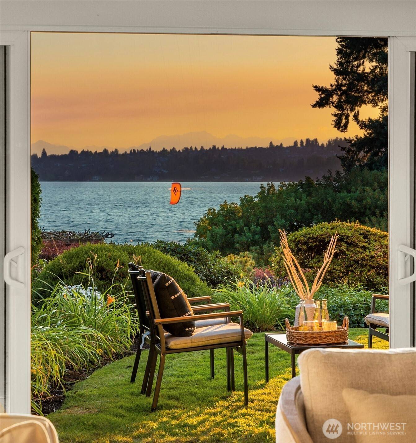 Kirkland, WA 98033,6620 Lake Washington BLVD NE #101