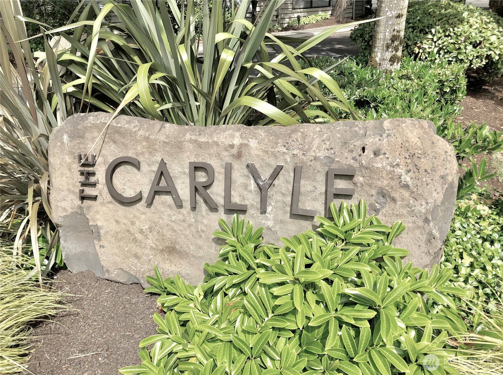 Bellevue, WA 98004,1372 Bellevue WAY NE #2