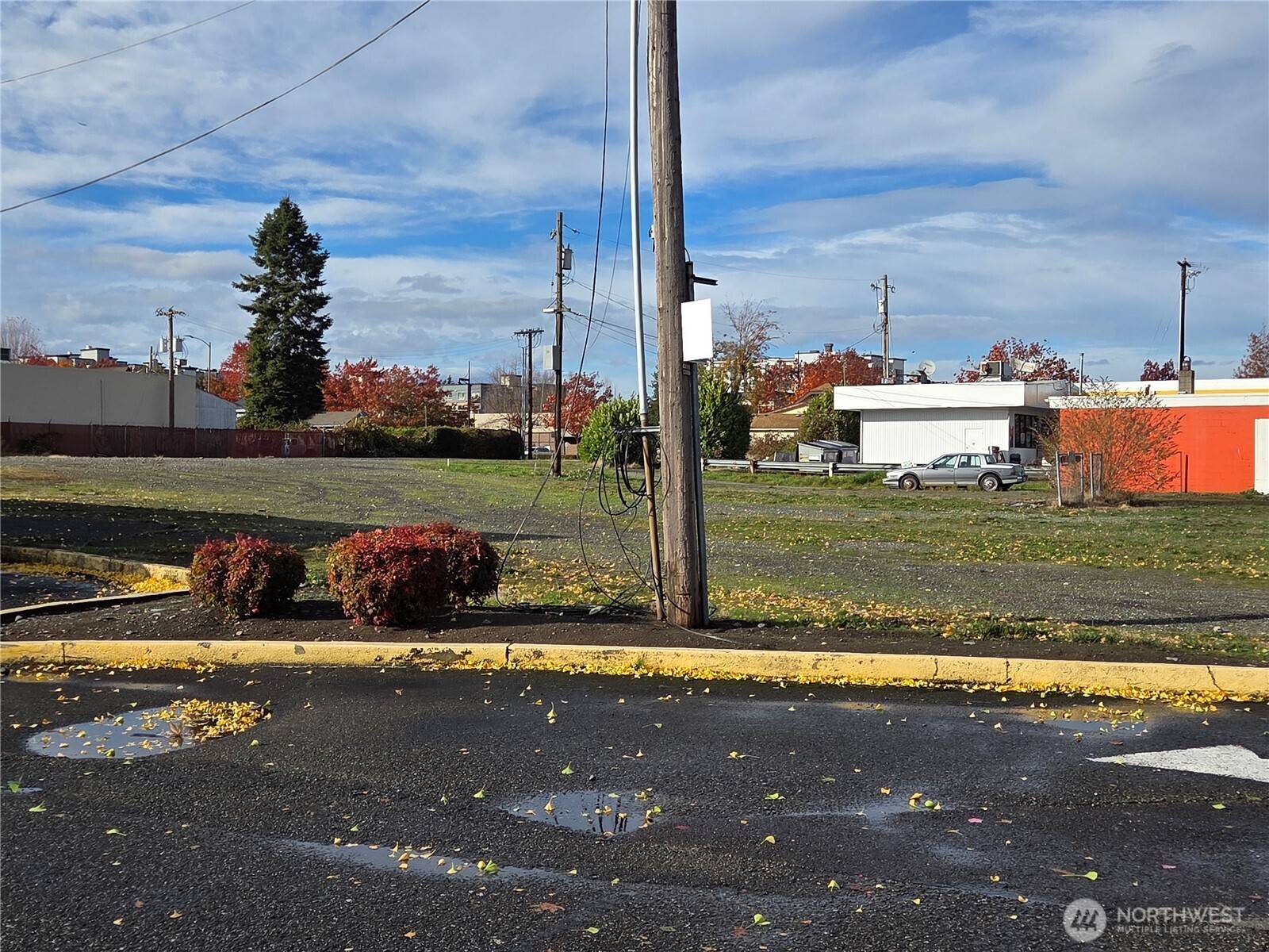 Auburn, WA 98002,225 Auburn WAY S