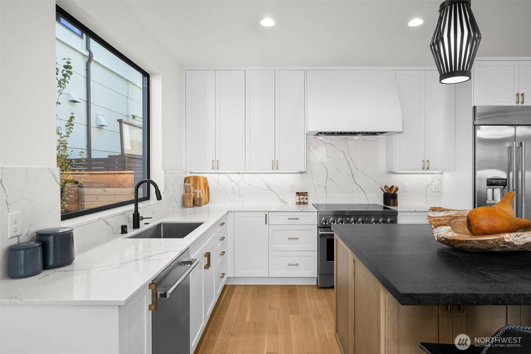 Seattle, WA 98102,2214 Broadway E #A