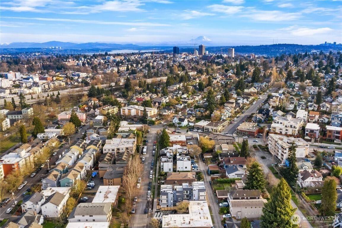 Seattle, WA 98115,6539 4th AVE NE #E