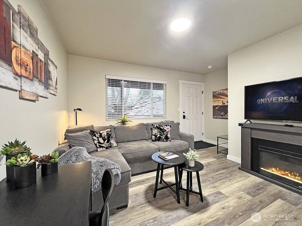 Friday Harbor, WA 98250,250 Tucker Avenue #9