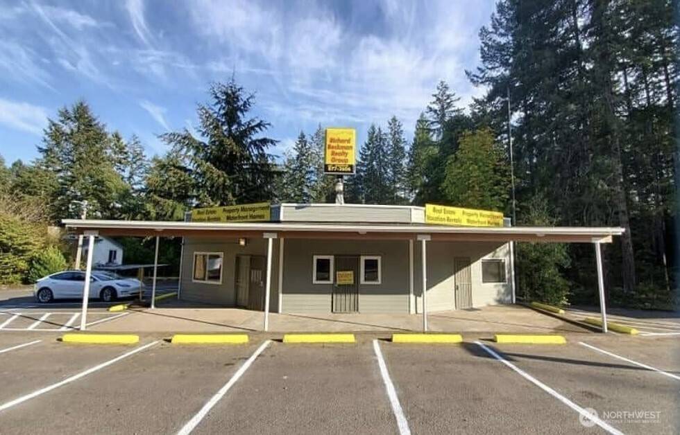 Shelton, WA 98584,22090 N US Highway 101 #B