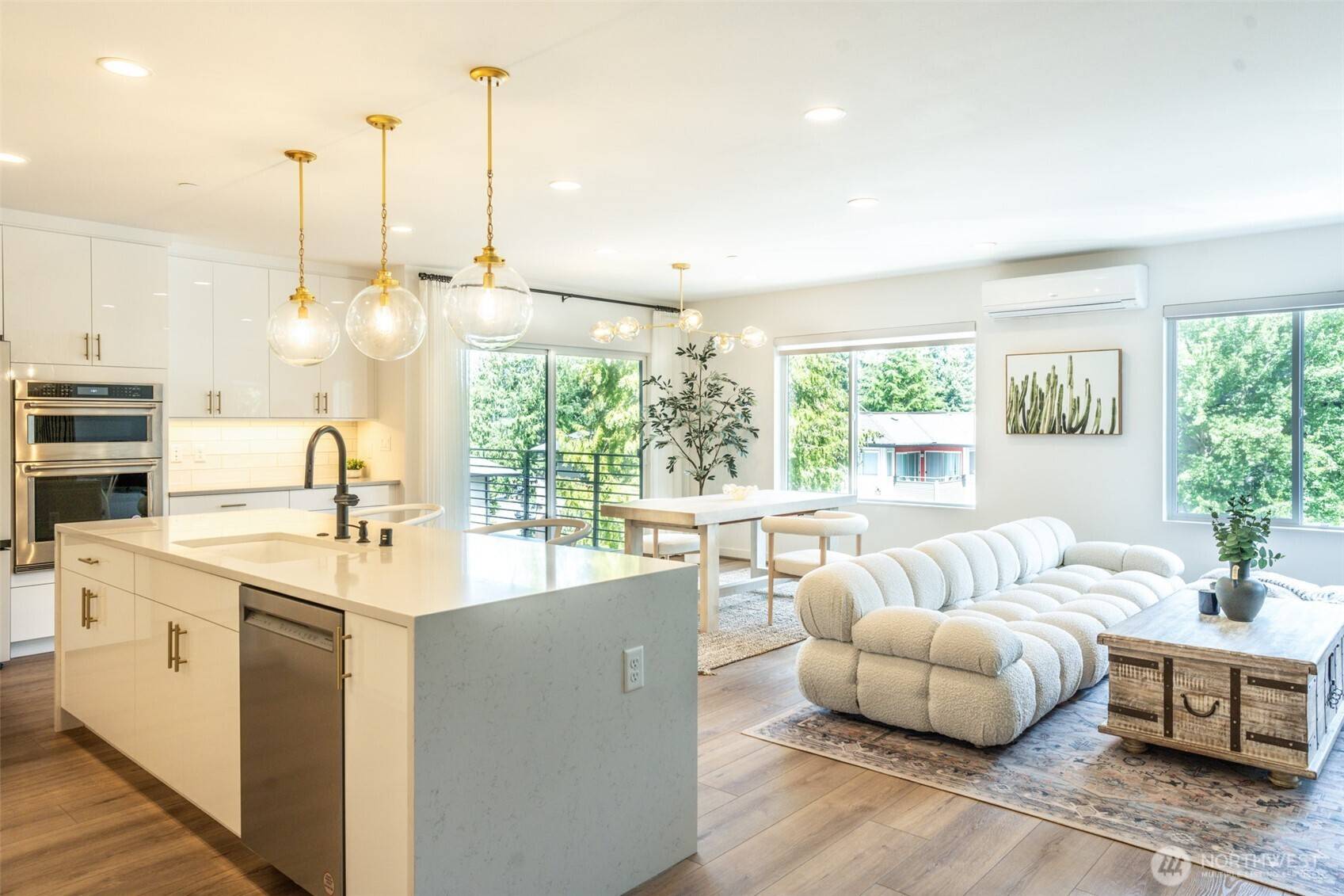 Bellevue, WA 98007,15558 NE 15th PL #301