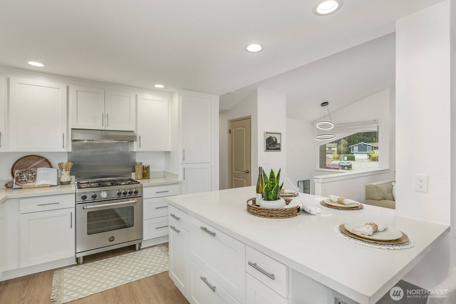 Edmonds, WA 98026,6306 141st ST SW