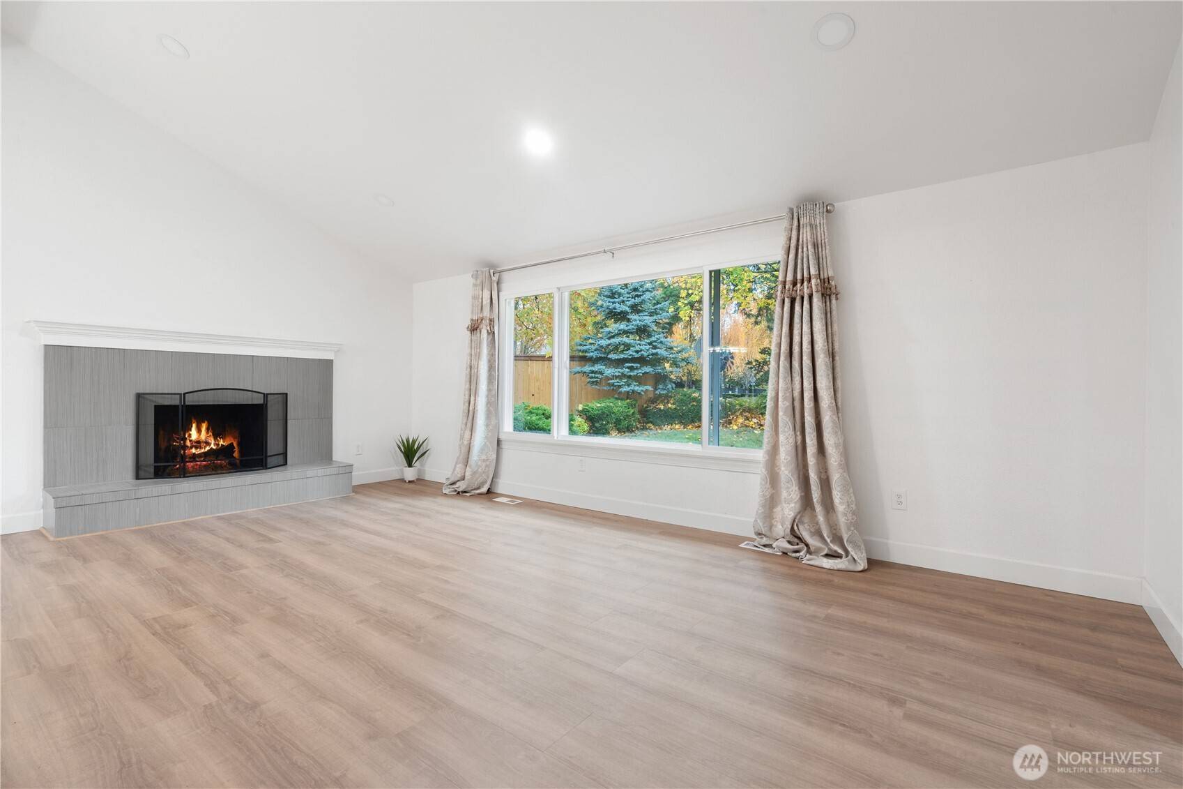 Kirkland, WA 98033,11527 113th PL NE