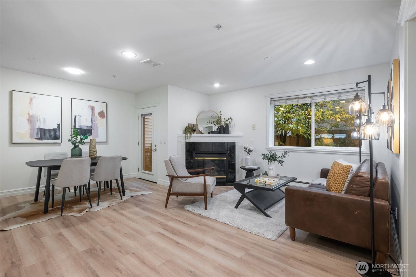 Seattle, WA 98122,717 E Denny WAY #1A