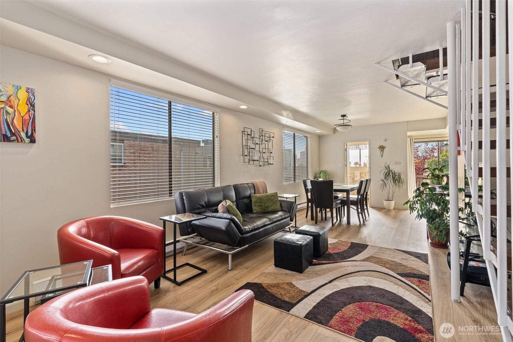 Seattle, WA 98109,561 Lee ST