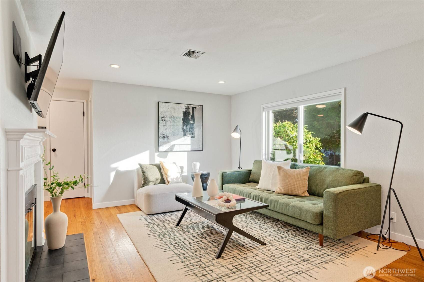 Shoreline, WA 98155,15511 10th AVE NE