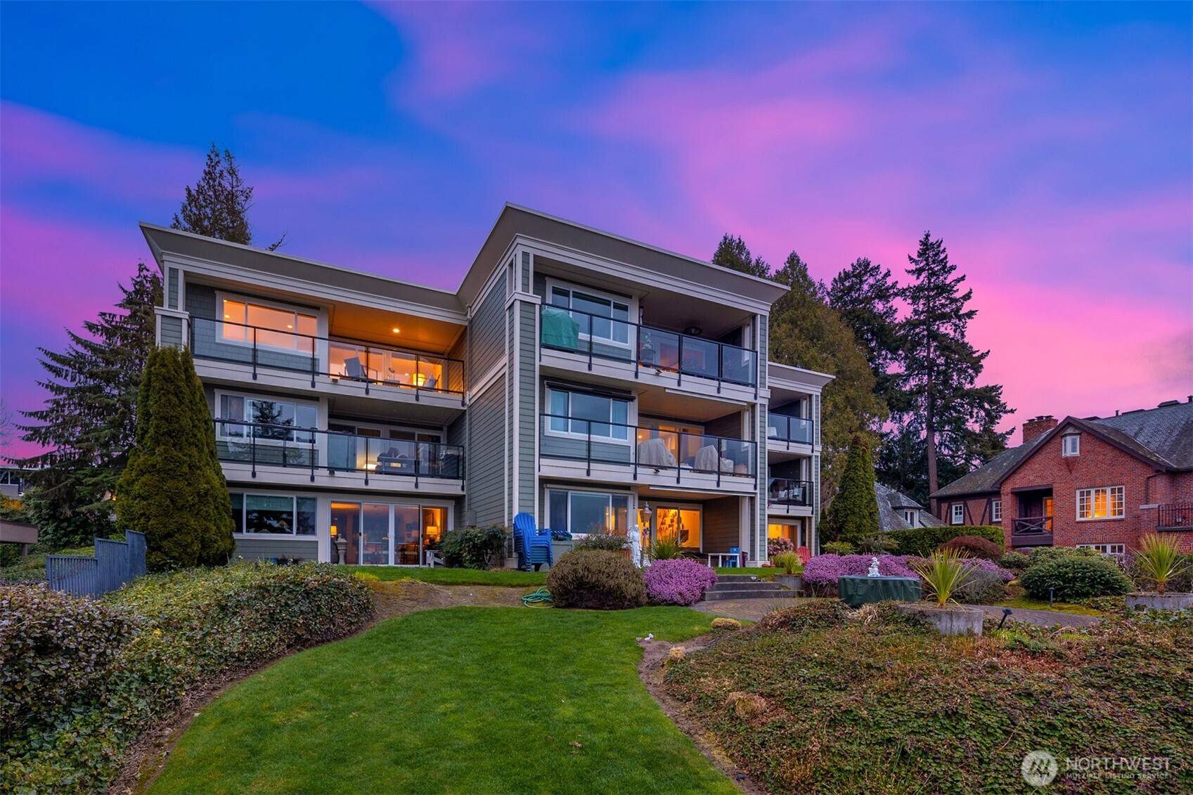 Kirkland, WA 98033,6620 Lake Washington BLVD NE #101