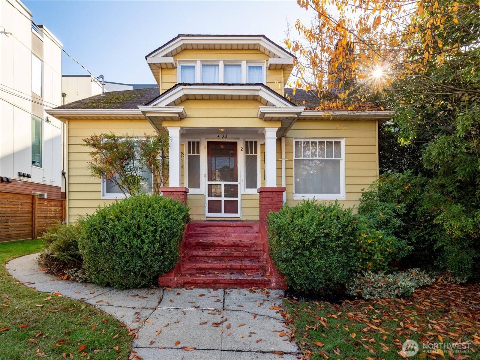 Seattle, WA 98115,433 NE 73rd ST