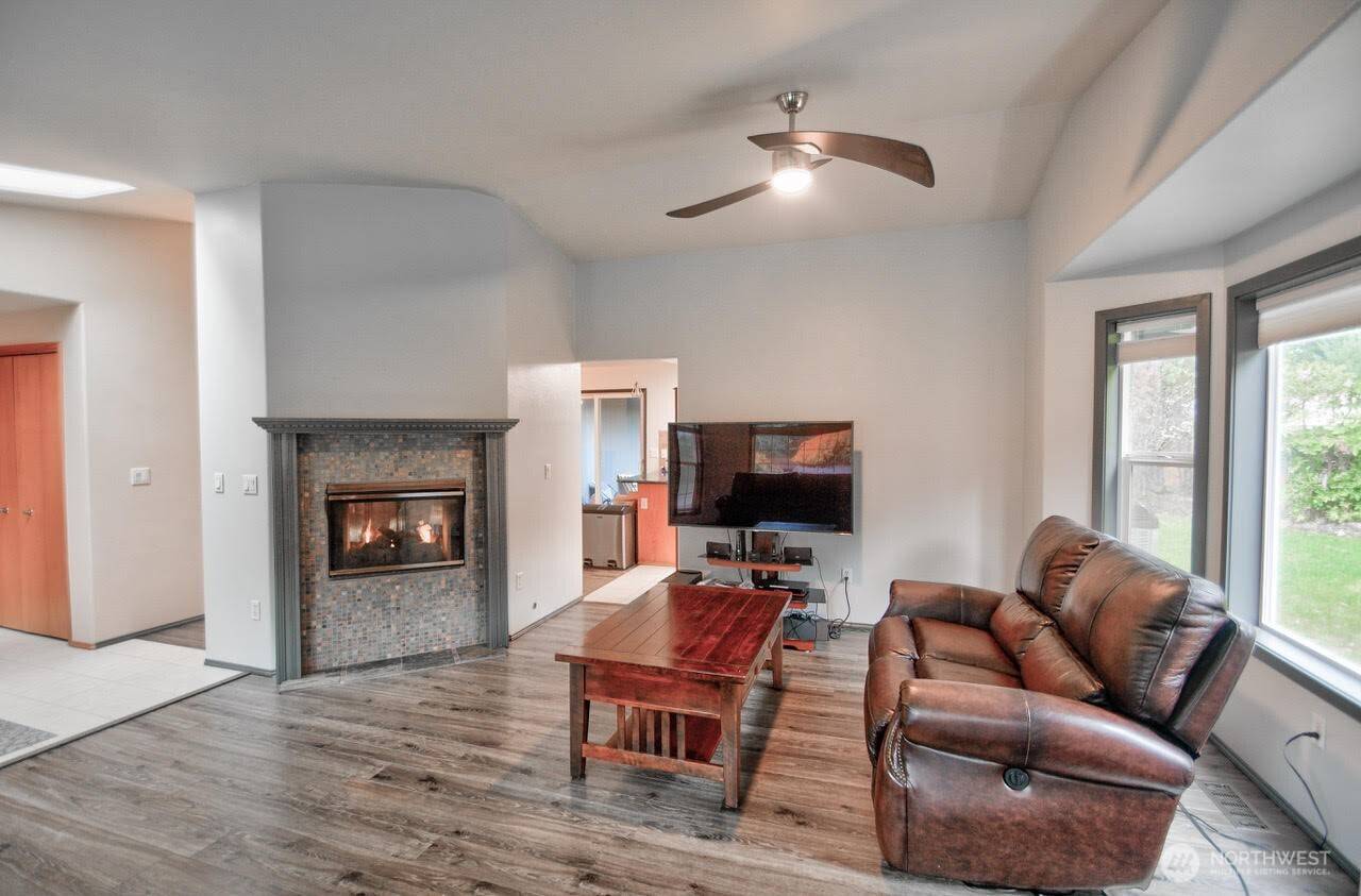 Olympia, WA 98516,5643 Red Alder DR NE