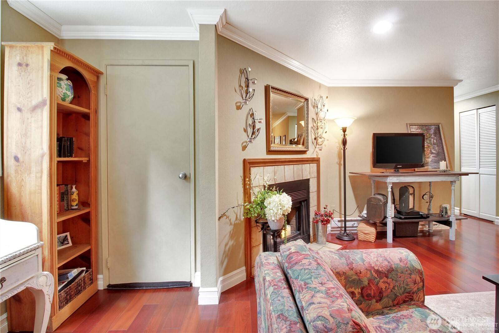 Bellevue, WA 98006,4106 Factoria BLVD SE #116