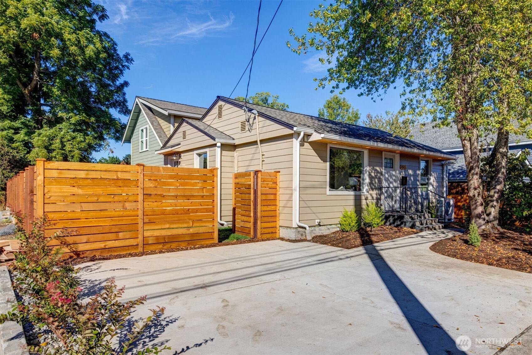 Seattle, WA 98118,4512 S Dawson ST