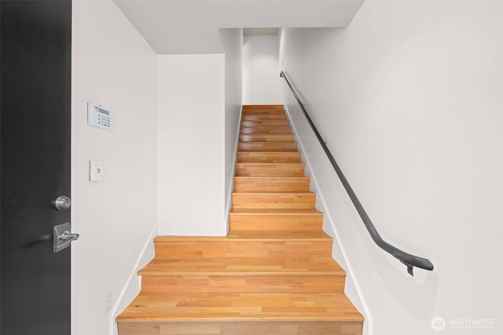 Seattle, WA 98109,2410 Aurora AVE N #105