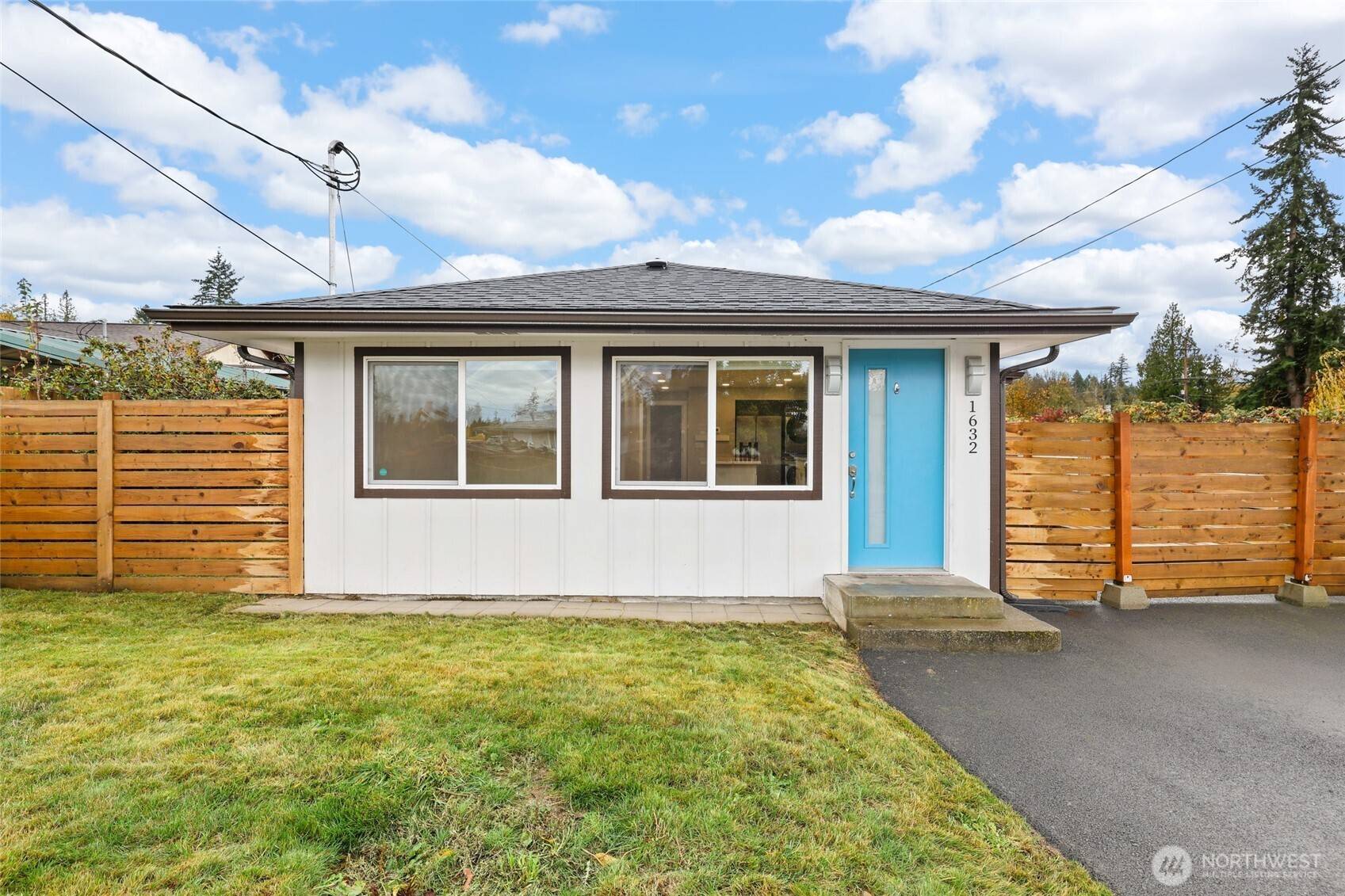 Port Orchard, WA 98366,1632 SE Salmonberry RD