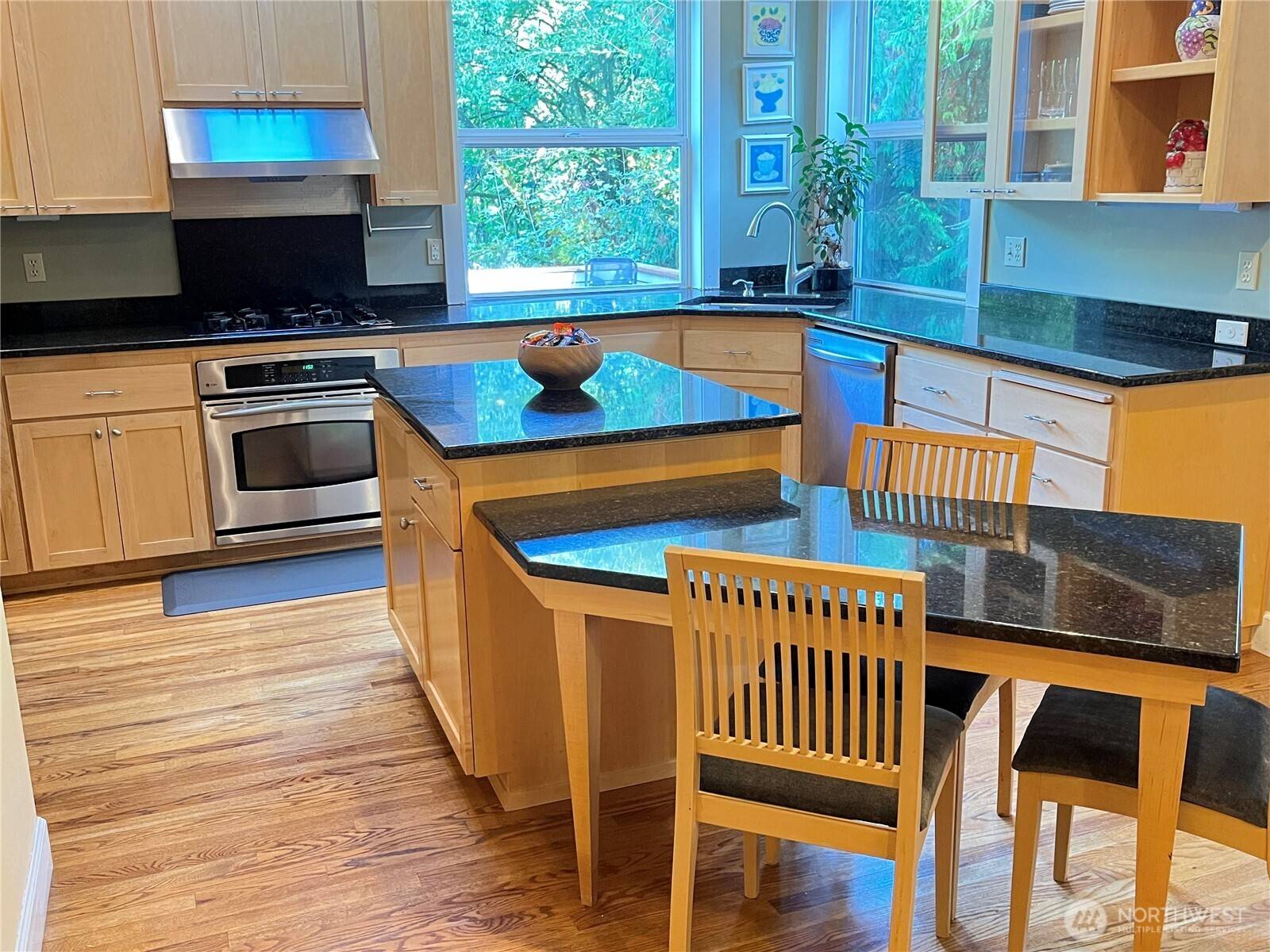 Mercer Island, WA 98040,4518 91st AVE SE