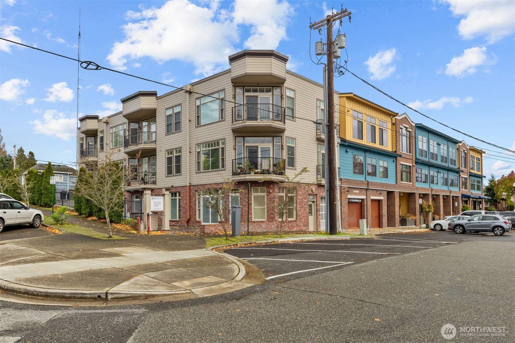 Bellingham, WA 98225,1201 13th ST #301