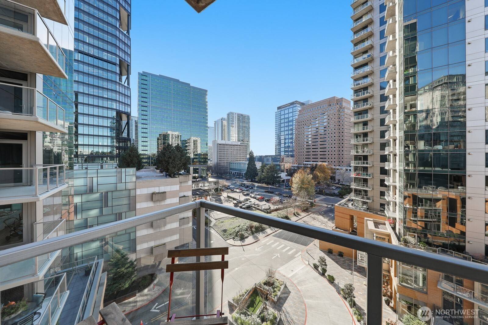 Bellevue, WA 98004,10610 NE 9th PL #923