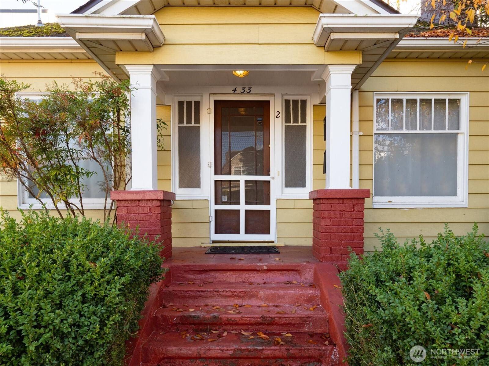 Seattle, WA 98115,433 NE 73rd ST