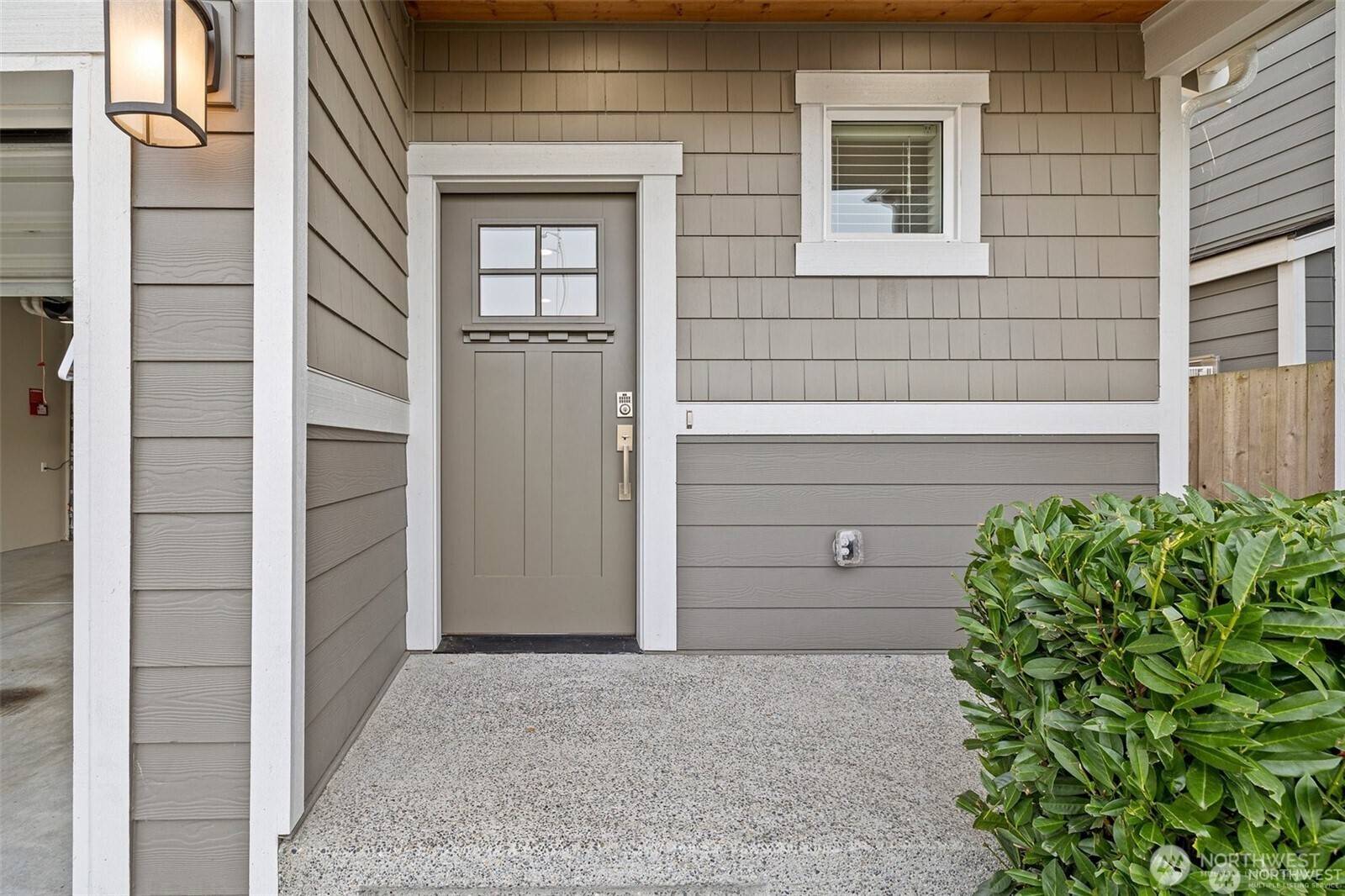 Lynnwood, WA 98037,1214 170th ST SW #B