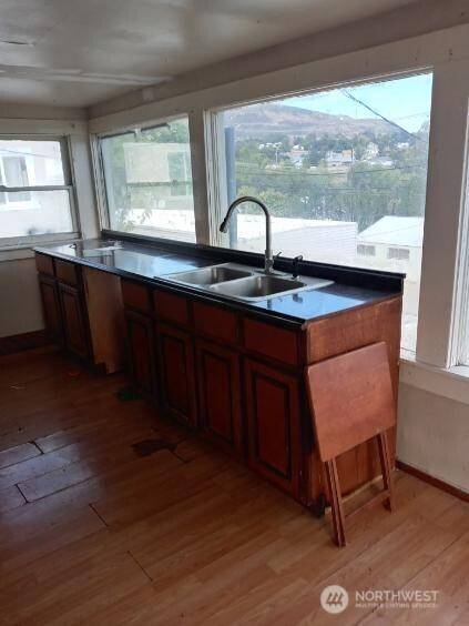 Grand Coulee, WA 99133,102 Main ST