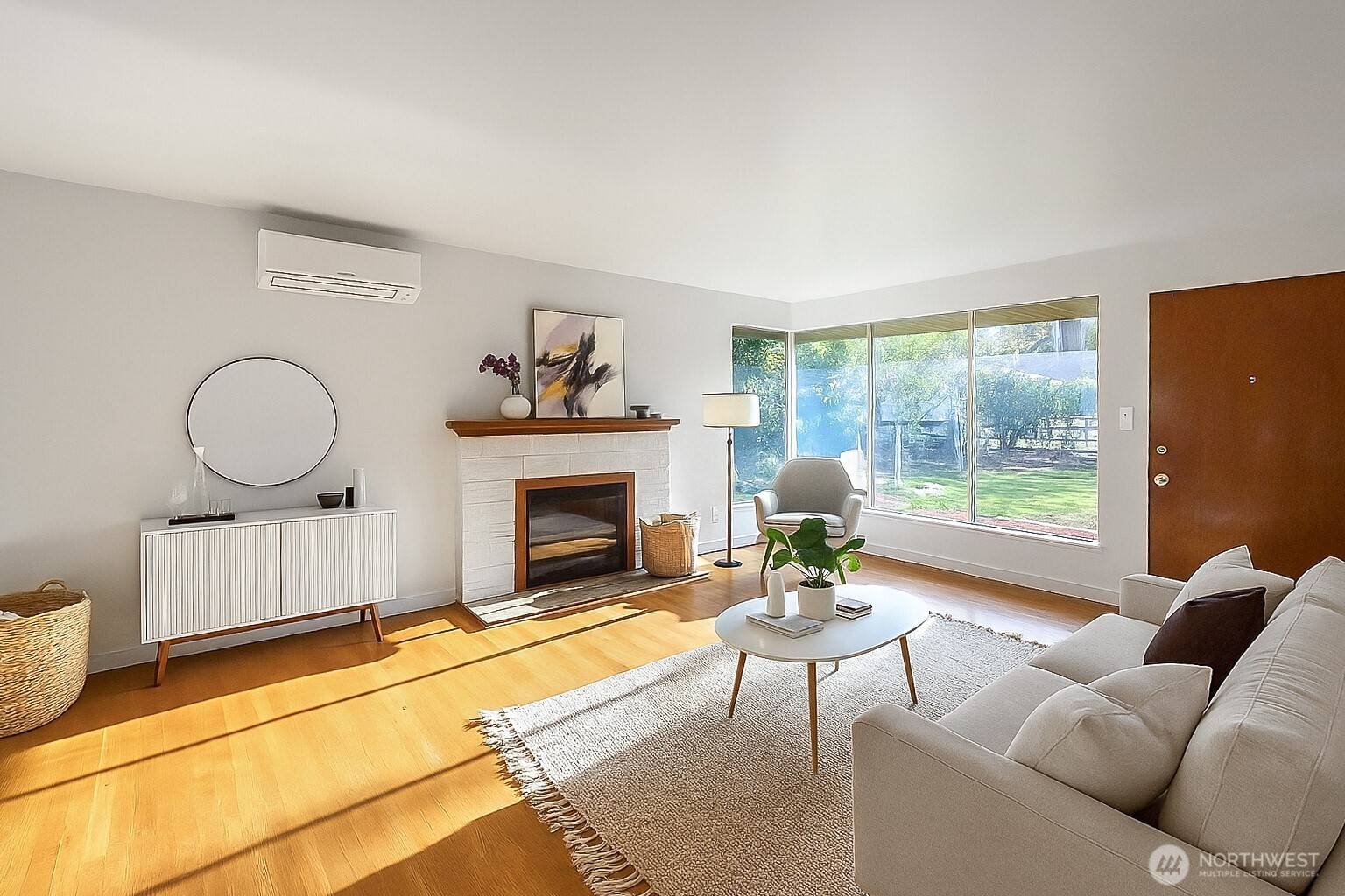 Seattle, WA 98178,11144 Woodward AVE S