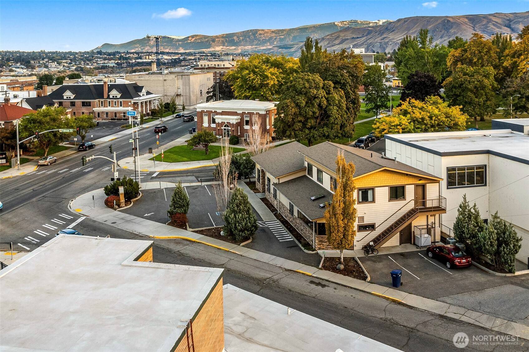 Wenatchee, WA 98801,10 N Chelan AVE