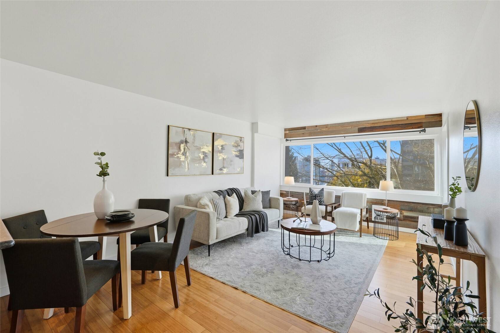 Seattle, WA 98102,705 E Republican ST ## 403