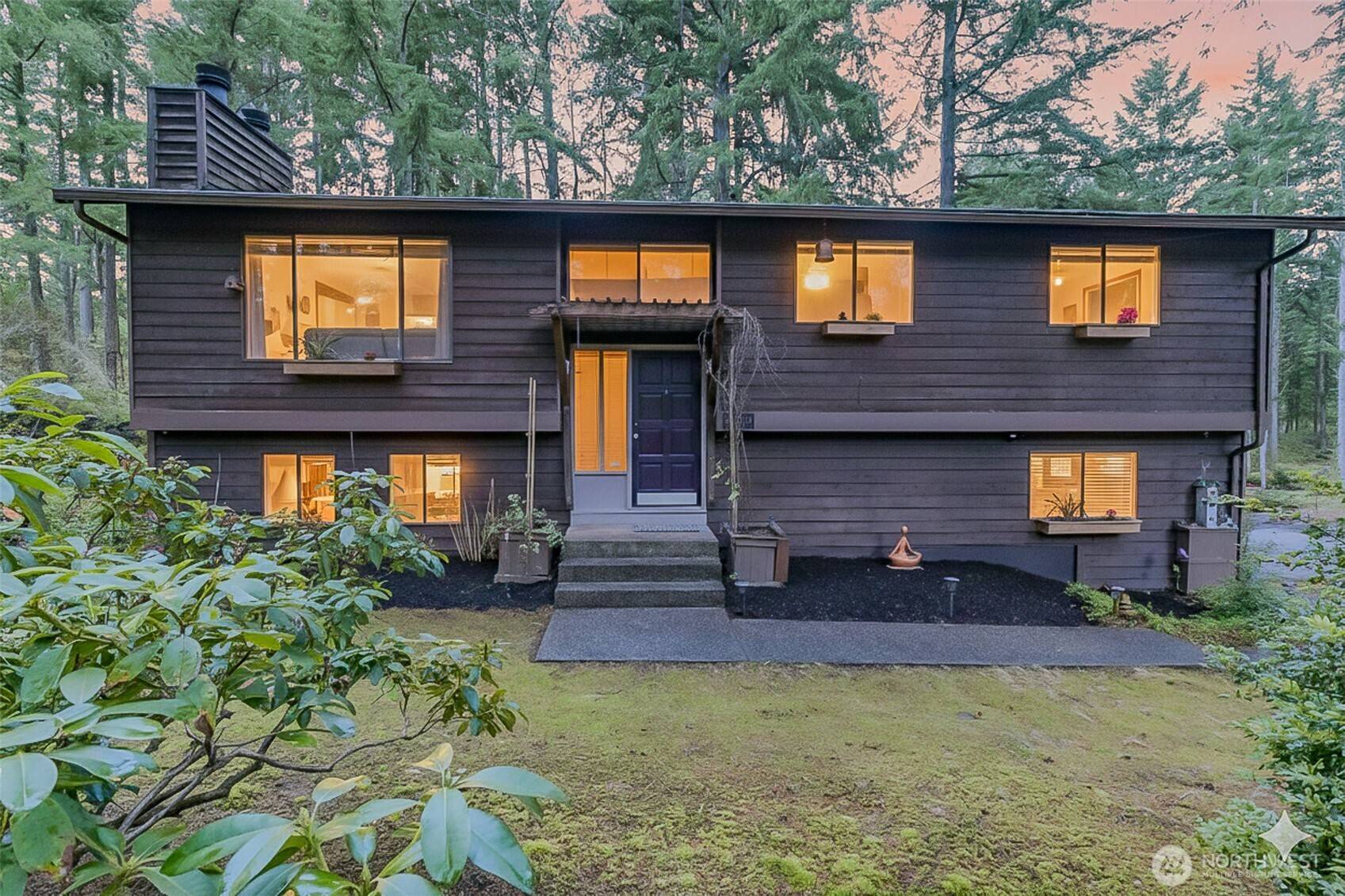 Olympia, WA 98516,8914 Homestead AVE NE