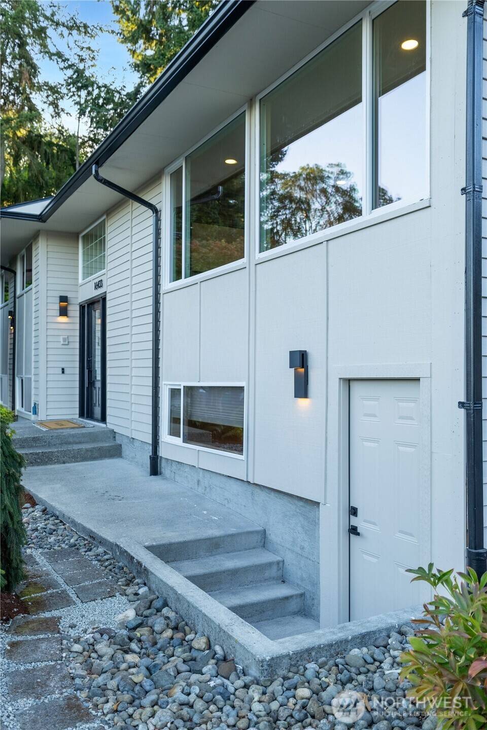 Burien, WA 98166,16433 9th AVE SW