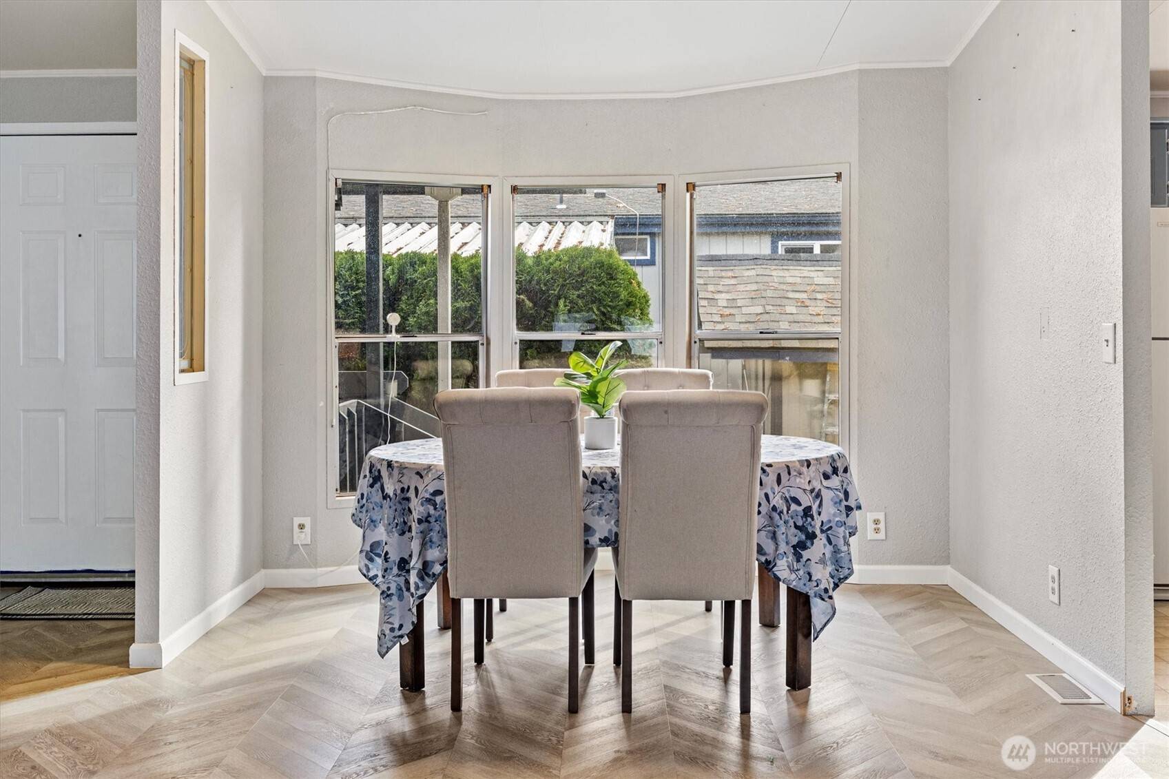 Auburn, WA 98092,3501 Auburn Way S #3