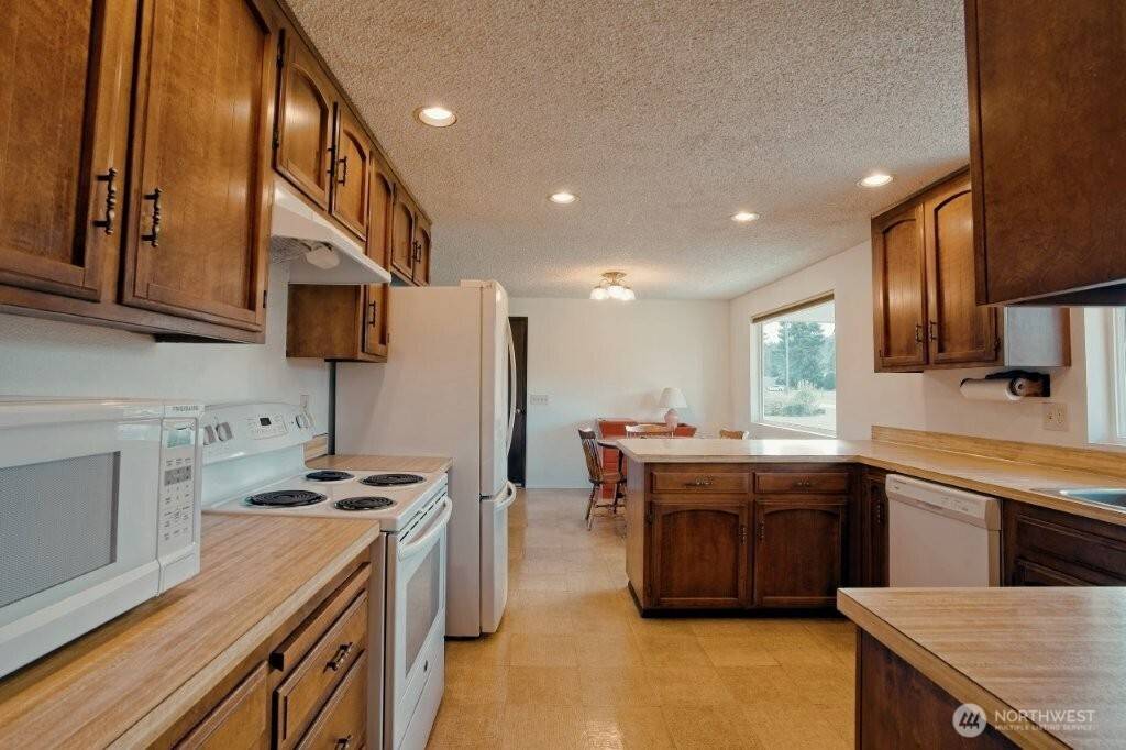 Sequim, WA 98382,351 Vautier RD