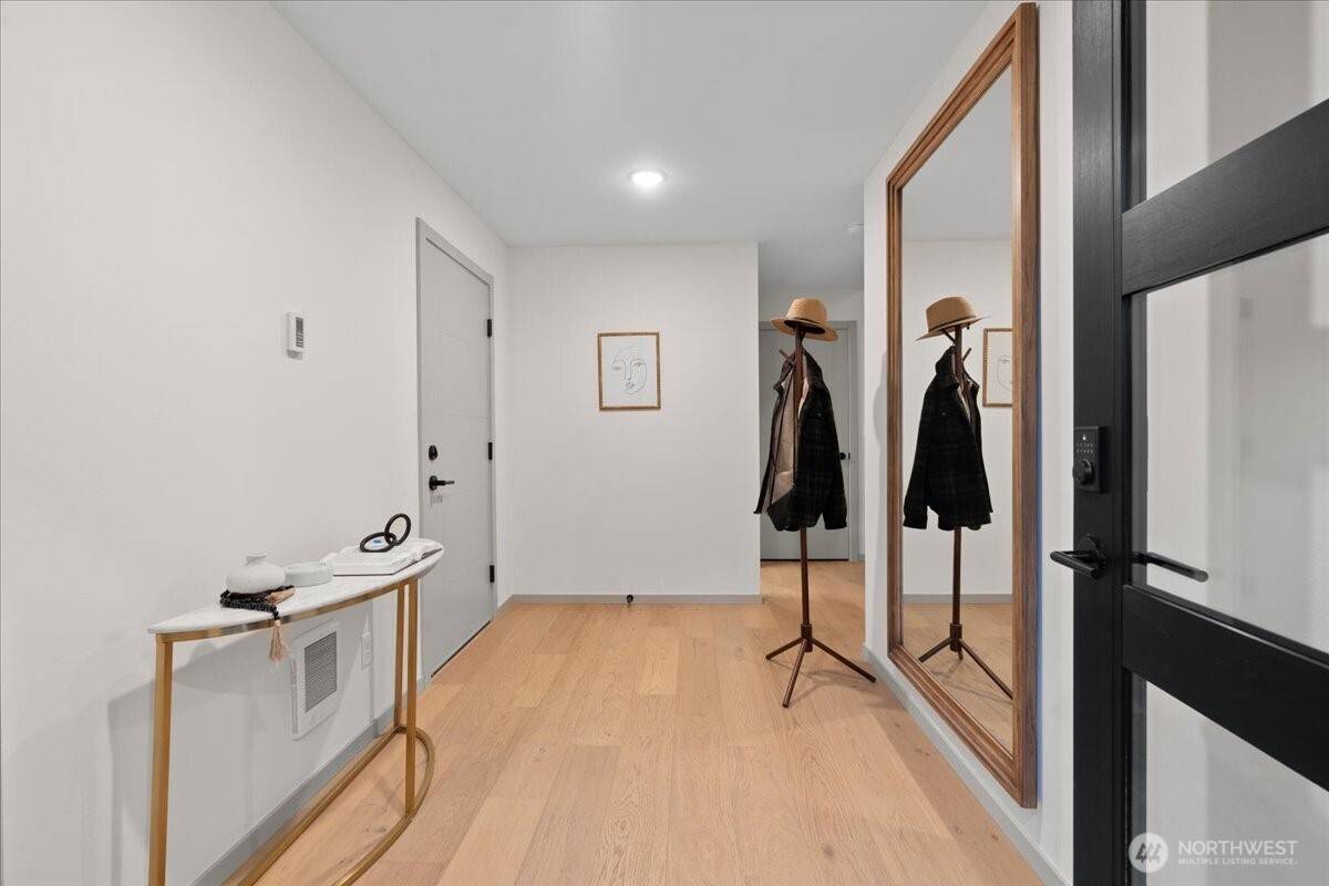 Seattle, WA 98116,4104 49th AVE SW