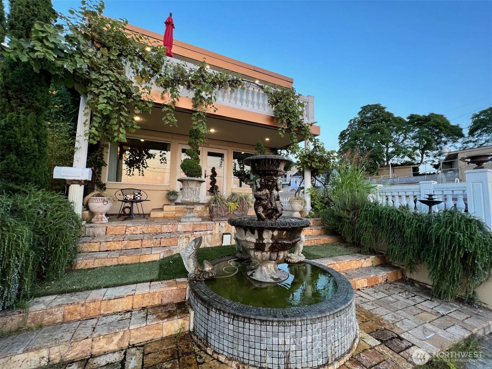 Seattle, WA 98116,4030 Beach DR SW