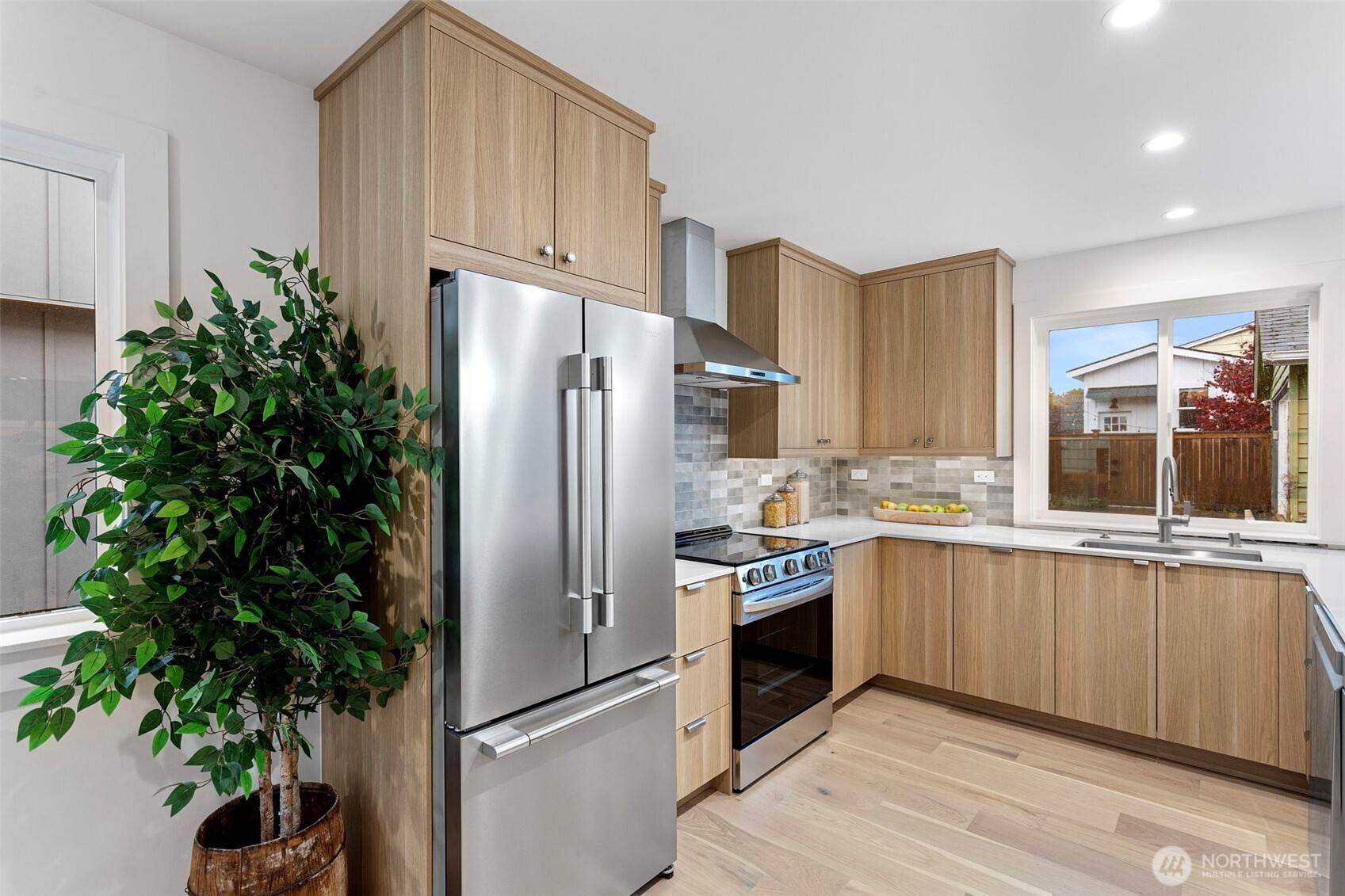 Seattle, WA 98117,8003 25th AVE NW