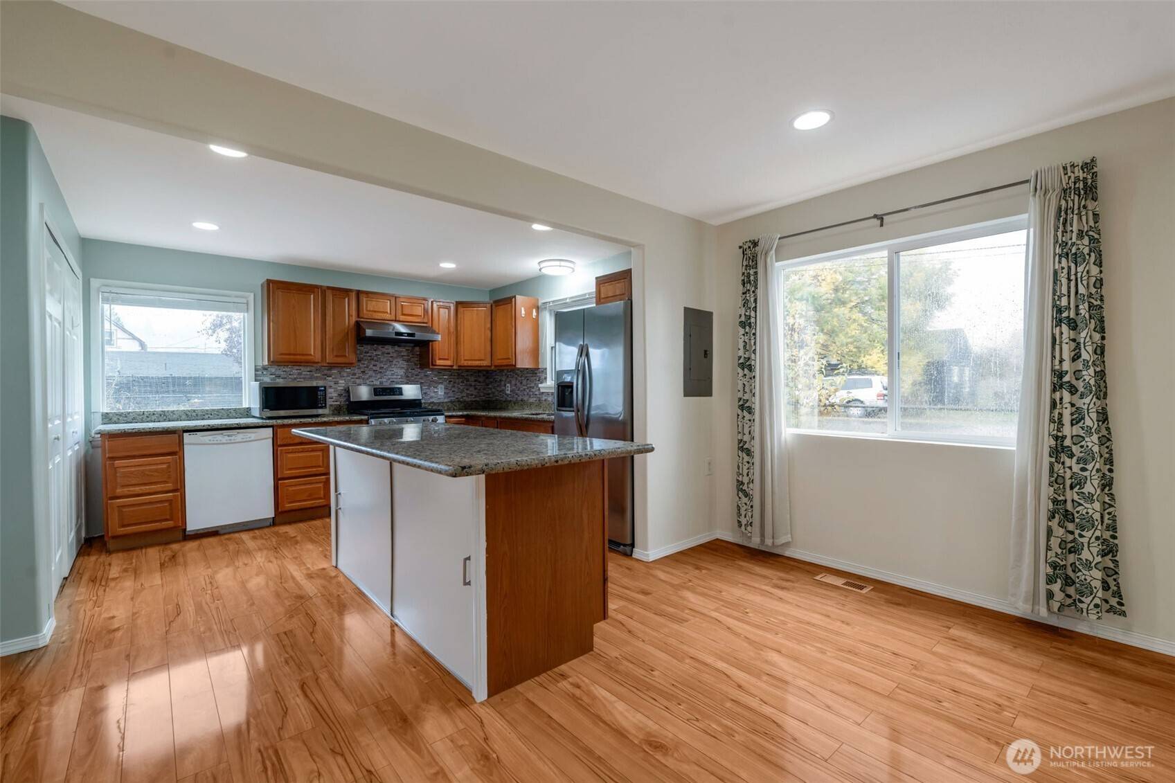 Kent, WA 98032,534 4th AVE S