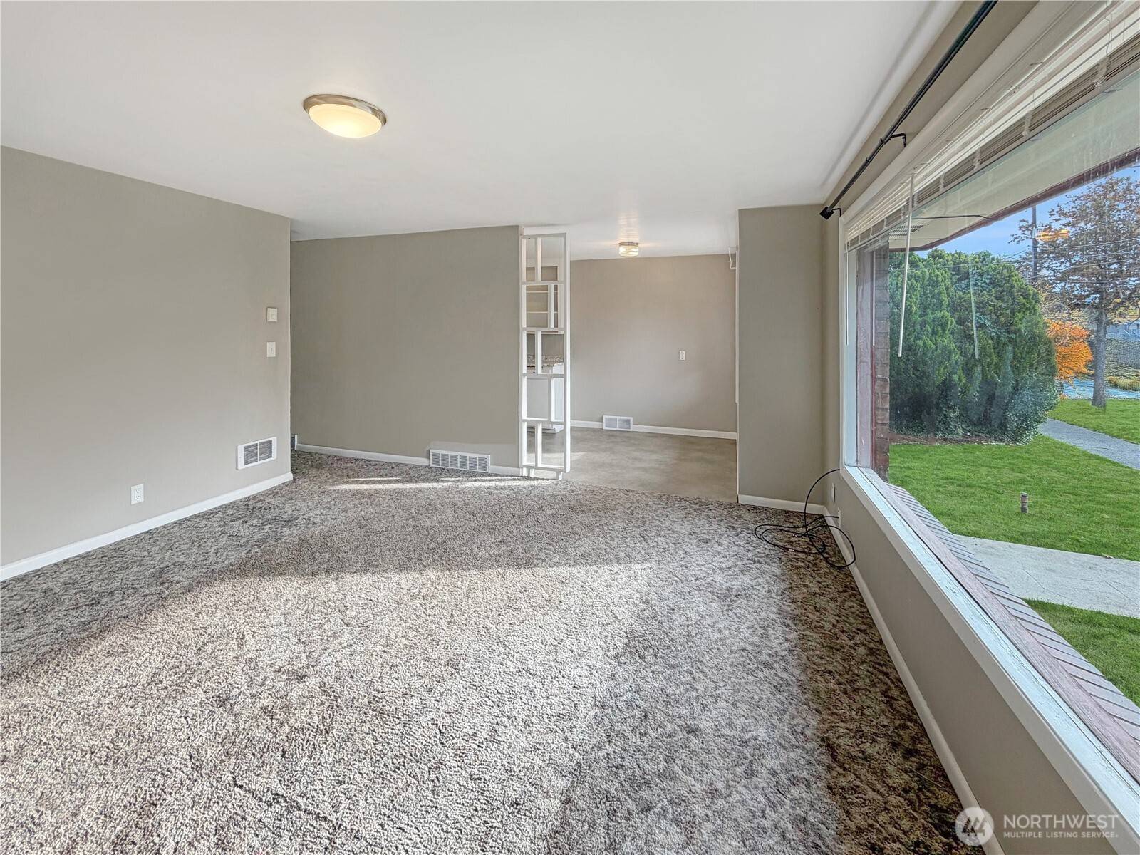 Seattle, WA 98118,8352 Wabash AVE S