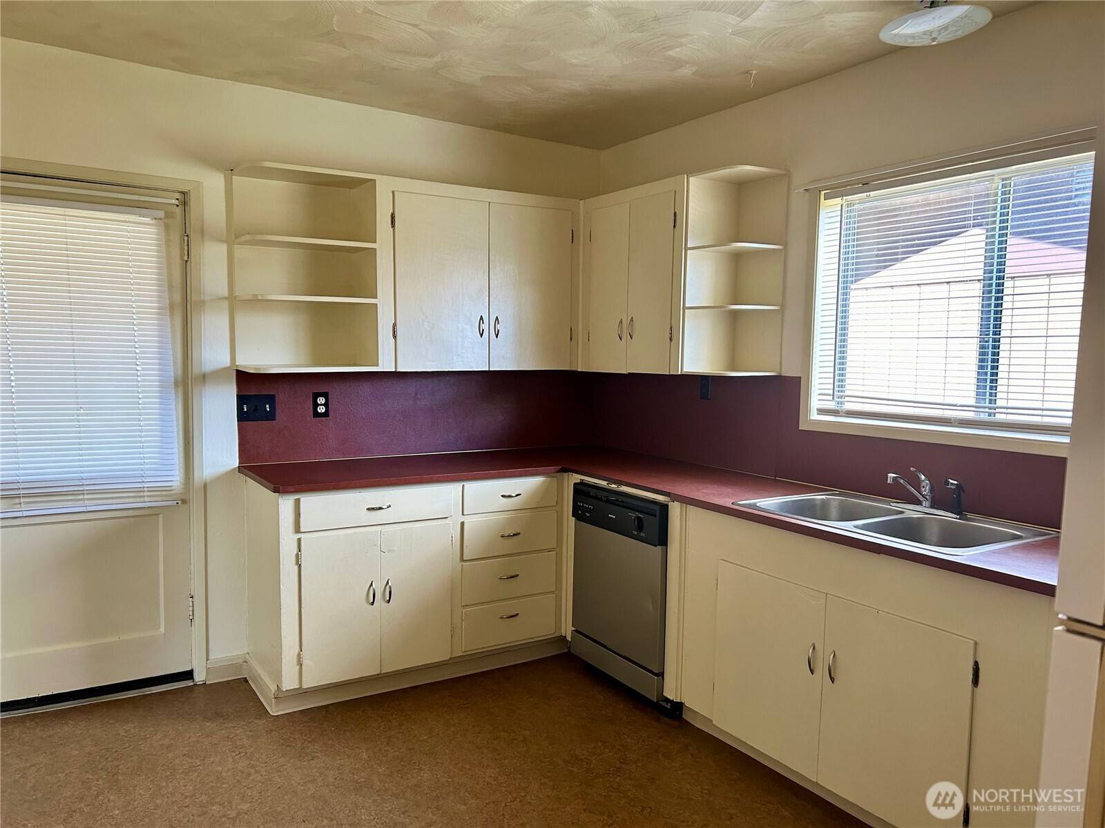 Hoquiam, WA 98550,2428 Pacific AVE