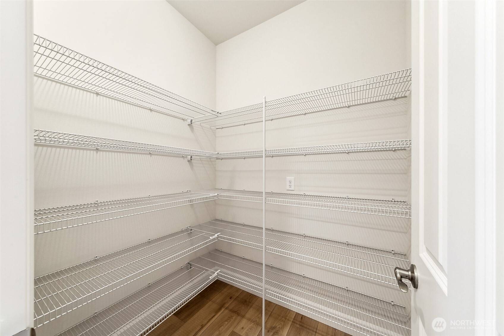 Milton, WA 98354,2210 Oak Court #6