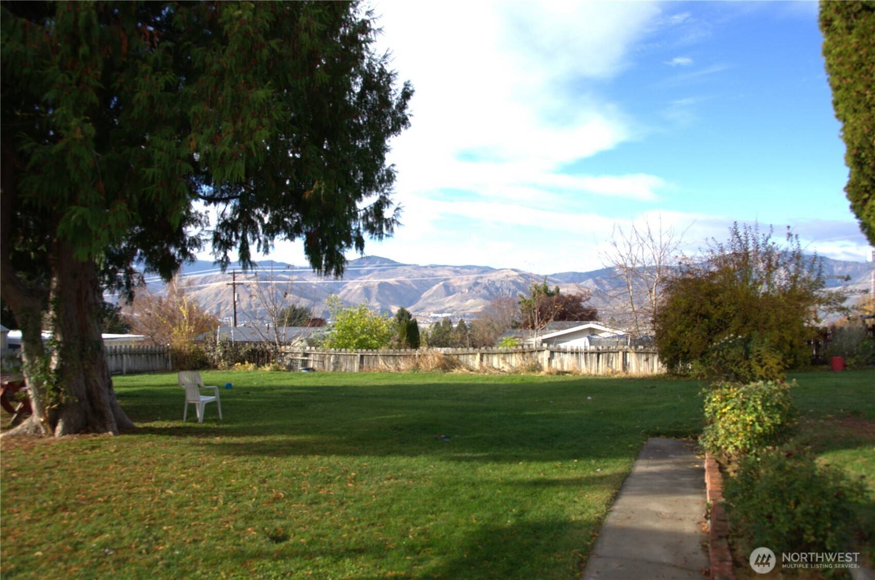 East Wenatchee, WA 98802,772 N Keller ST