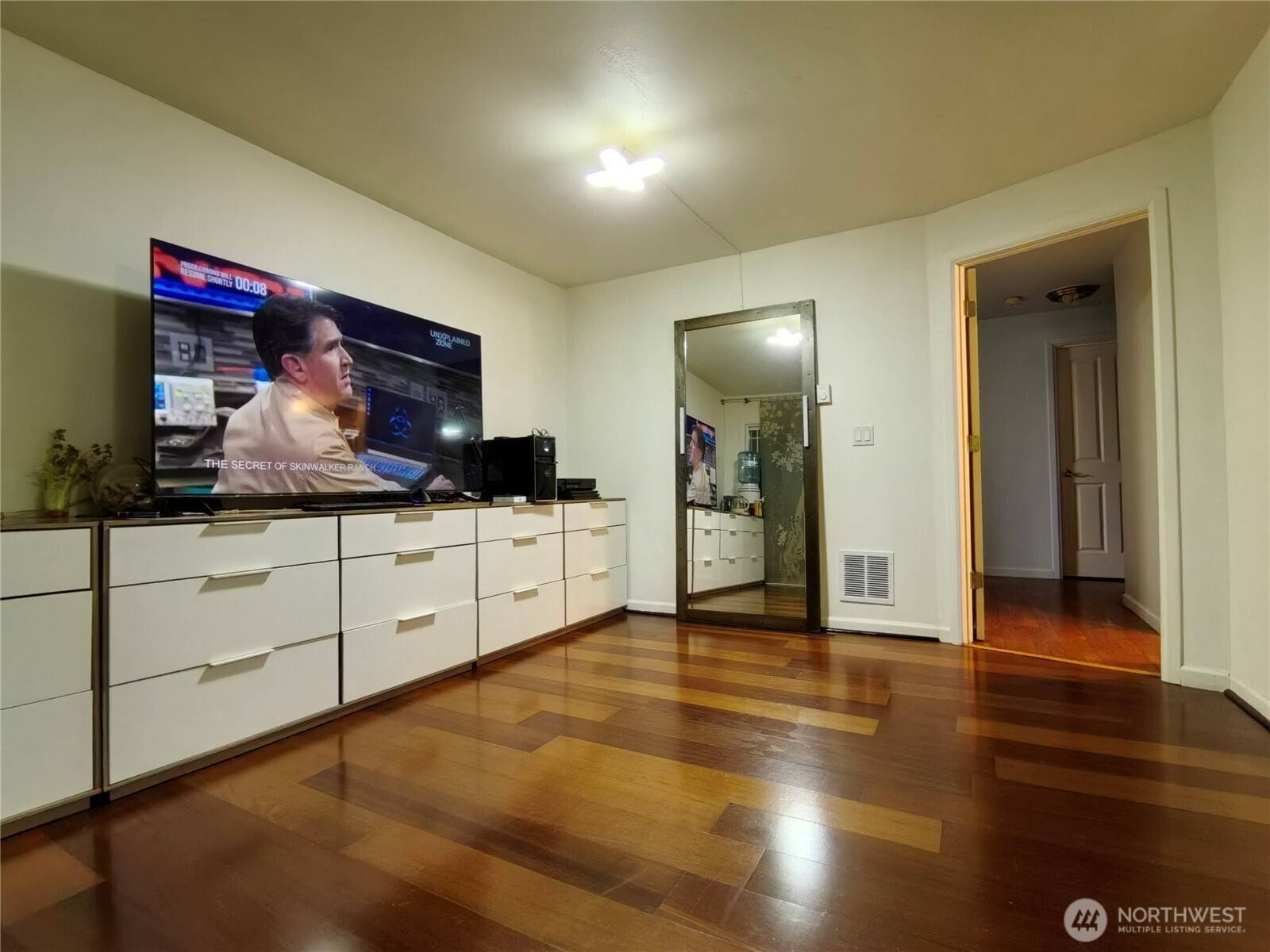 Bellevue, WA 98007,14006 SE 6th #14