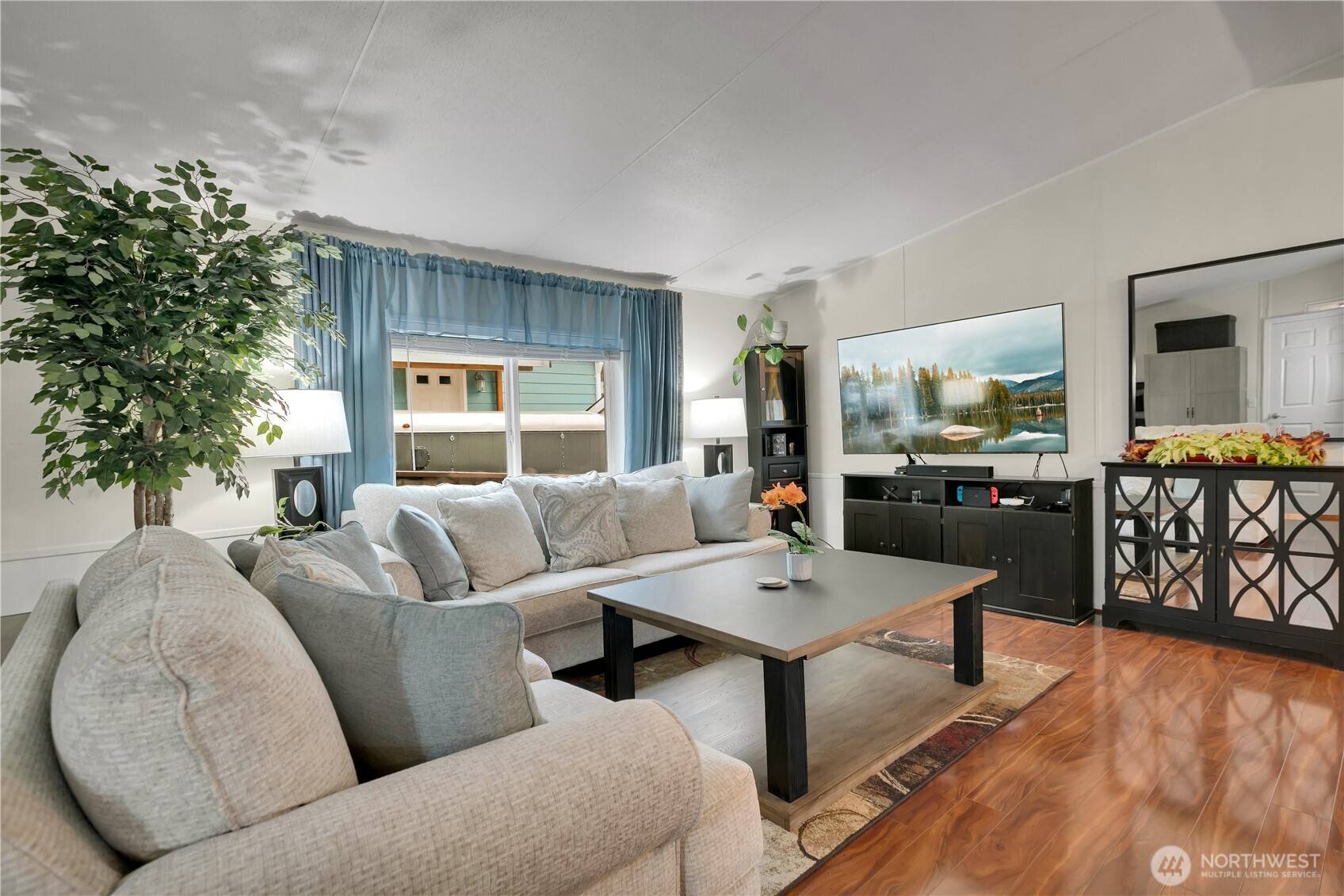 Renton, WA 98058,15271 Oak DR