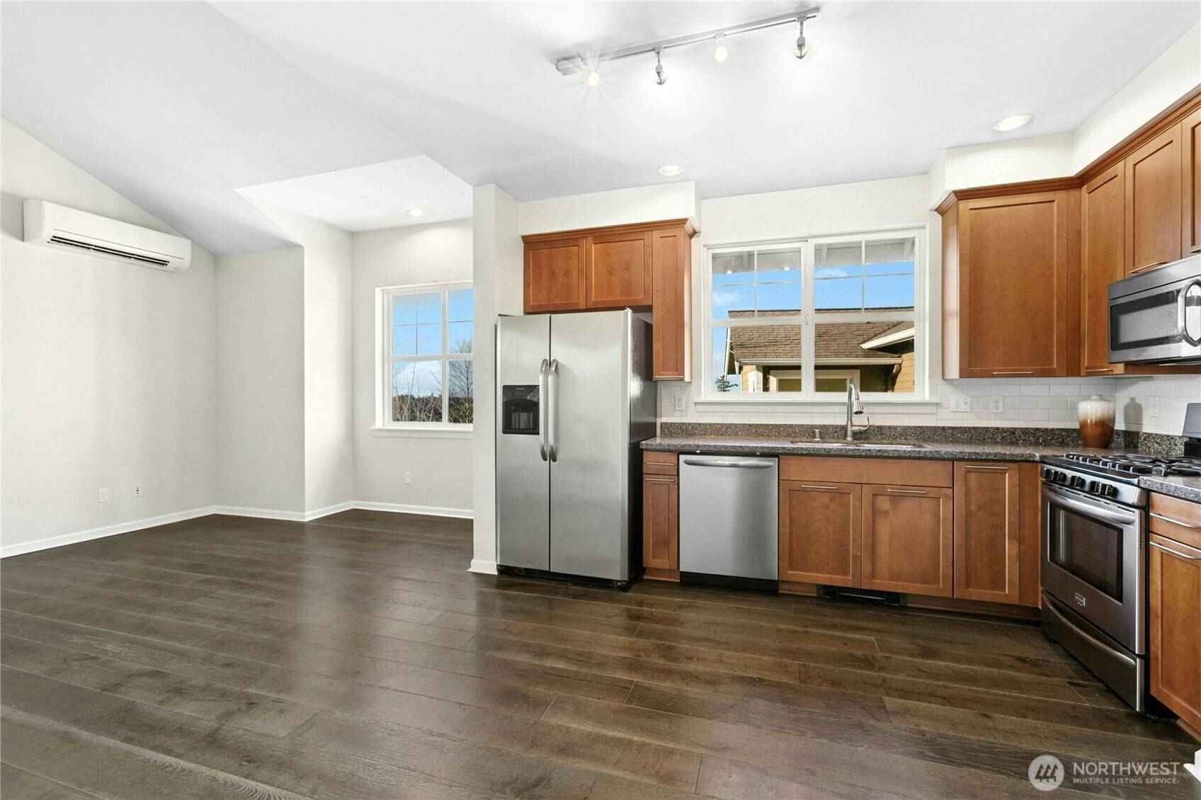 Issaquah, WA 98029,2002 17th AVE NE #R100A