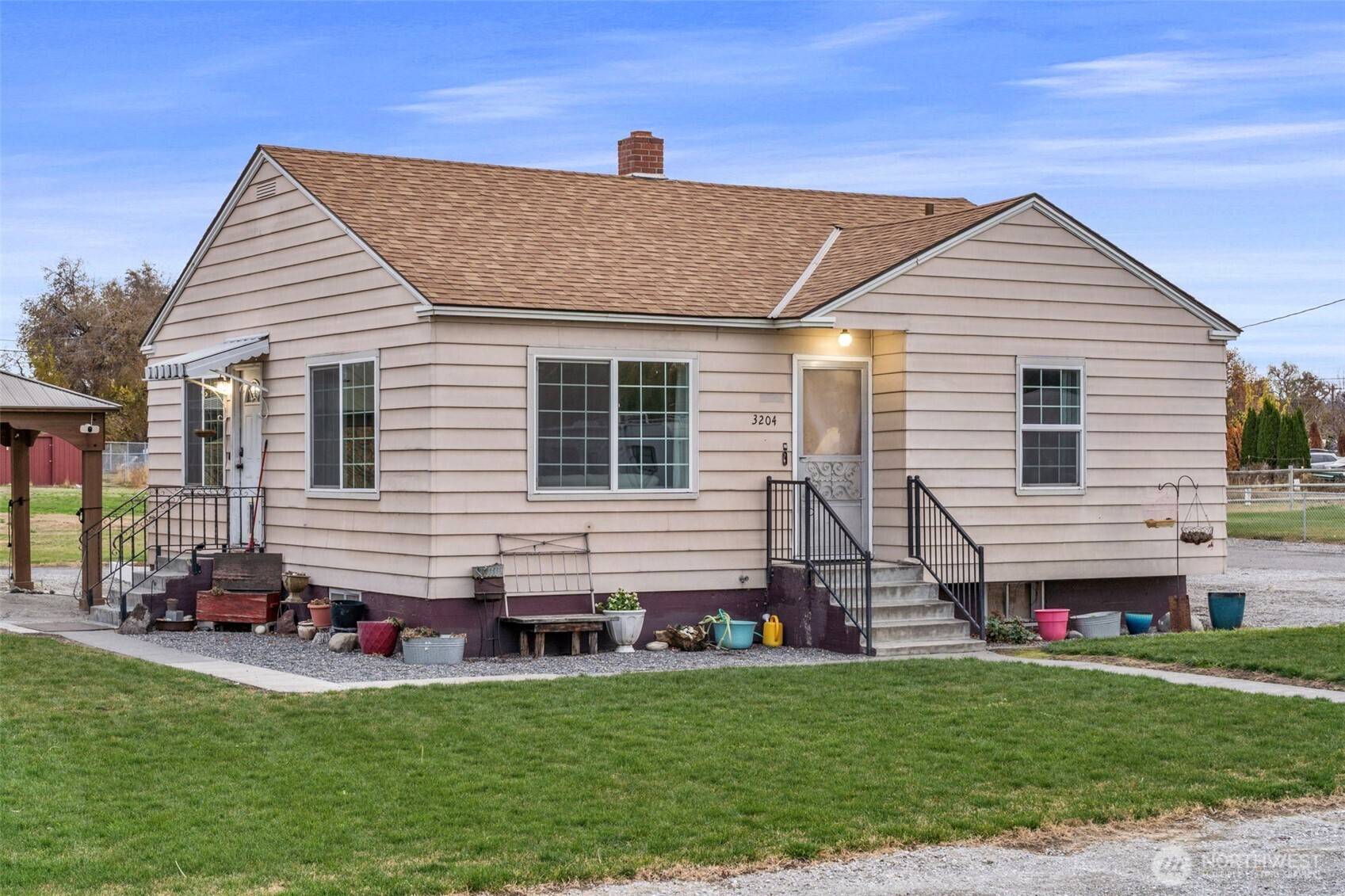 Pasco, WA 99301,3204 W Yakima ST