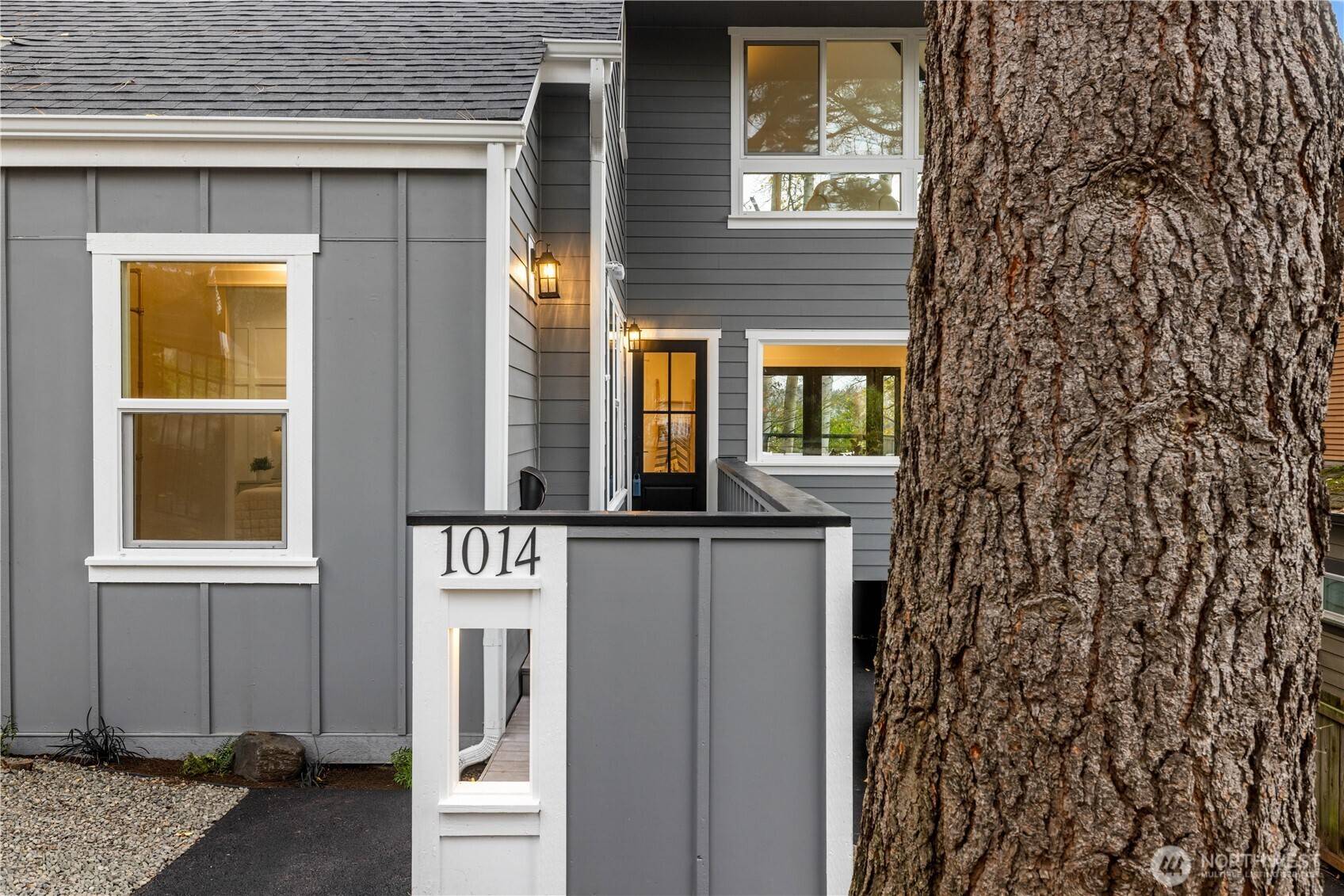 Seattle, WA 98109,1014 4th AVE N