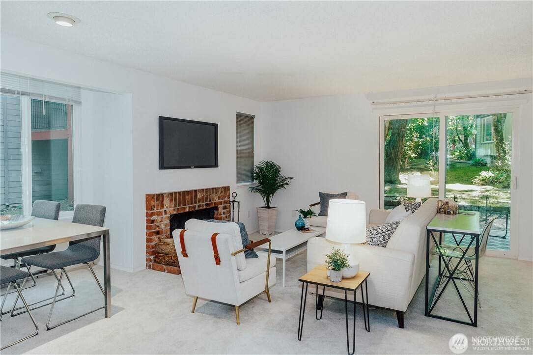 Bellevue, WA 98007,14409 NE 30th PL #A23