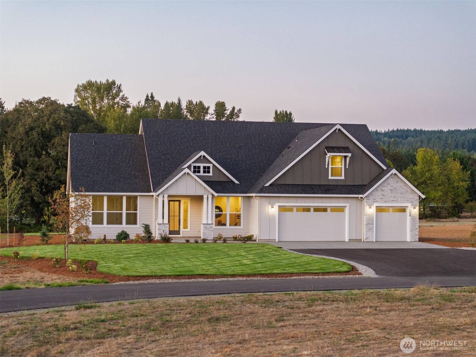 Bonney Lake, WA 98391,15204 210th AVE E #984