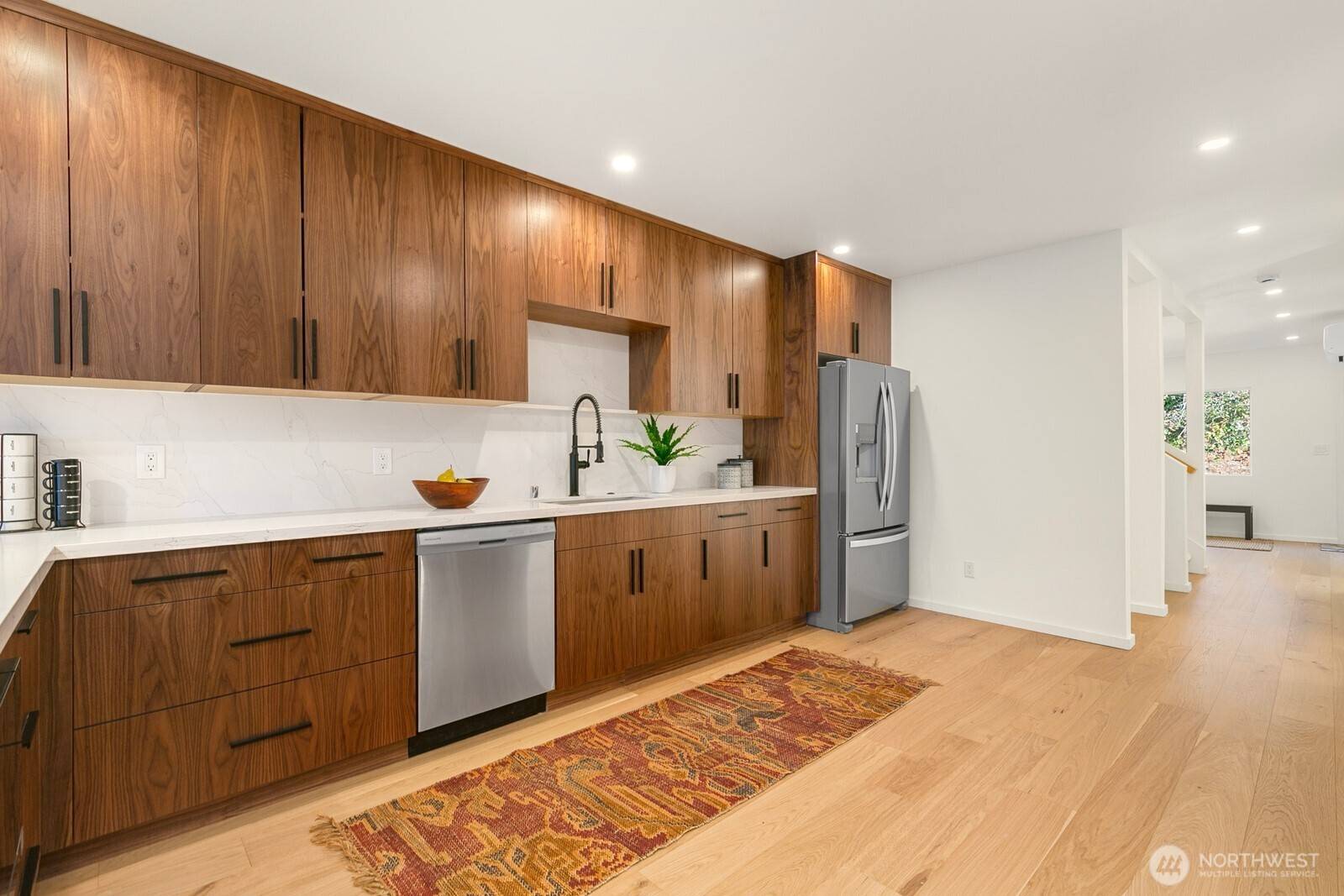 Seattle, WA 98106,4529 26th AVE SW