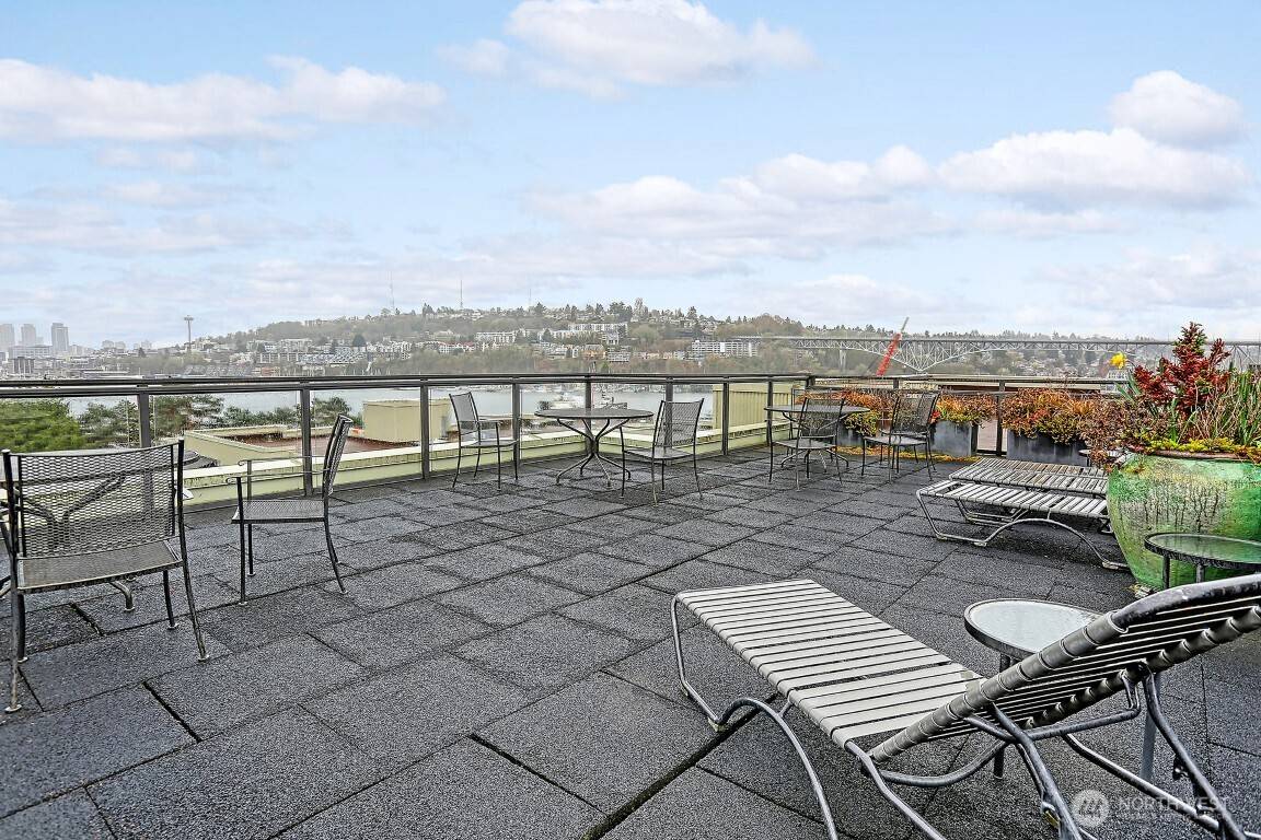 Seattle, WA 98103,1730 N Northlake WAY #214